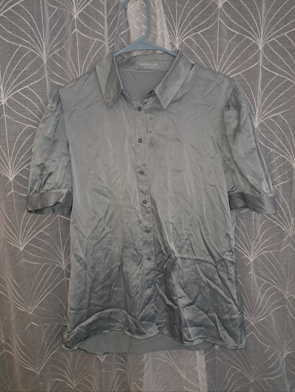 Ravella brand Women's size small, 100% pure silk, top